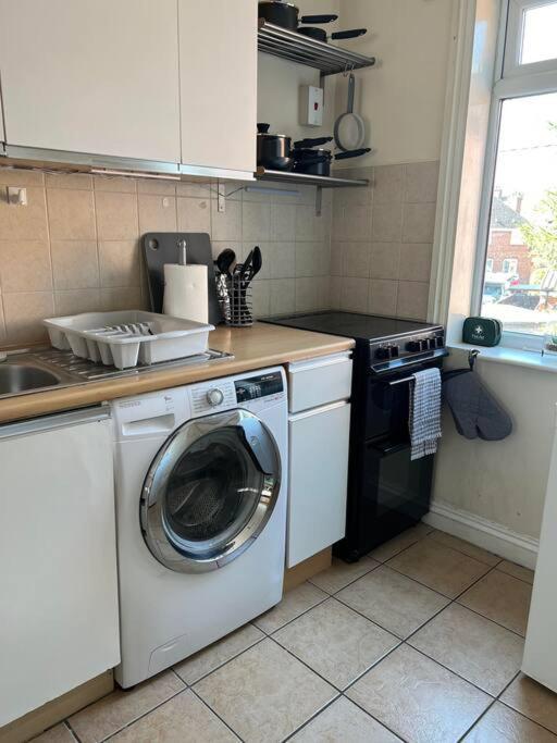 1 Bedroom Flat Sleeps 4 In Abingdon Oxfordshire Exterior photo
